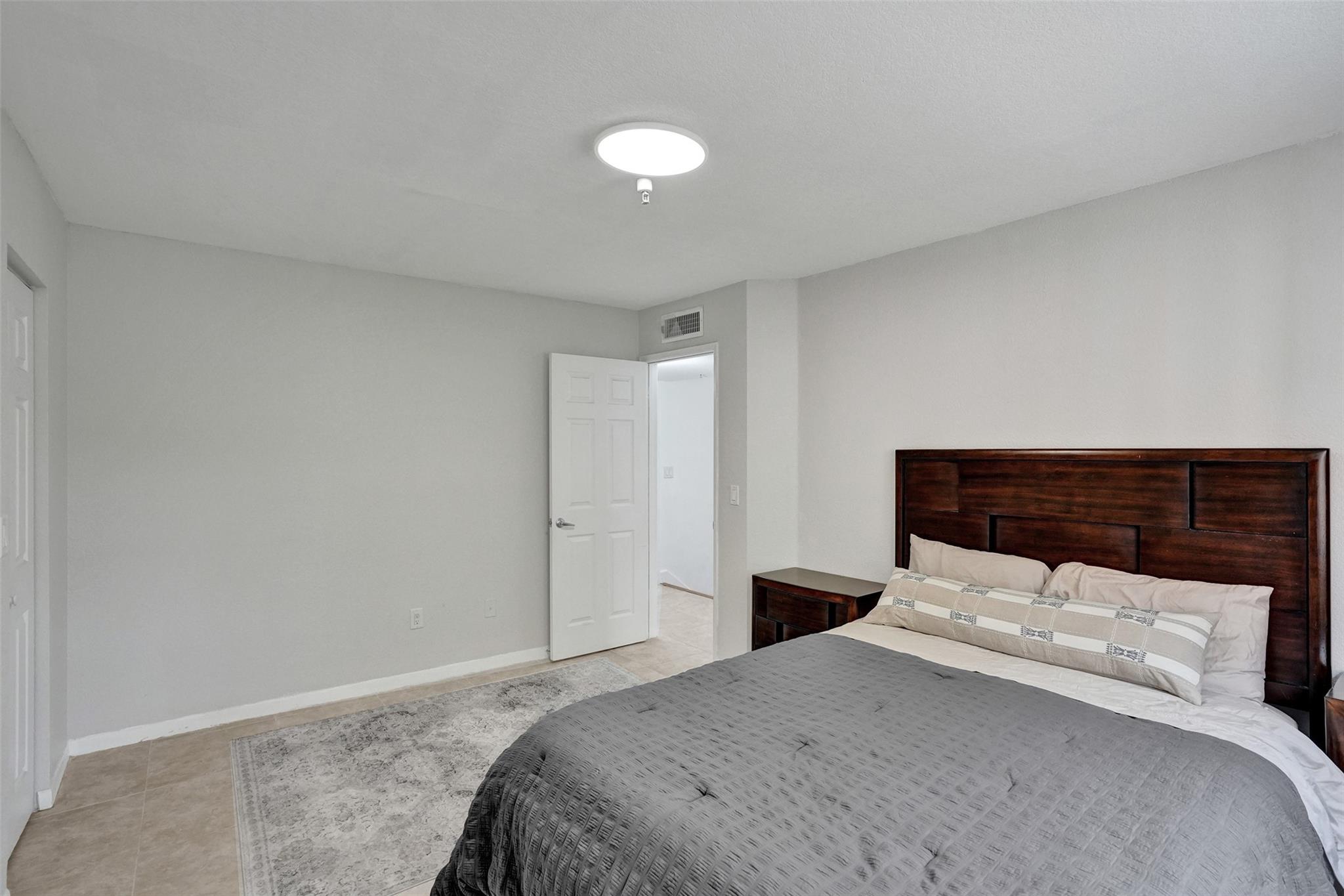 Yacht Club - Residential