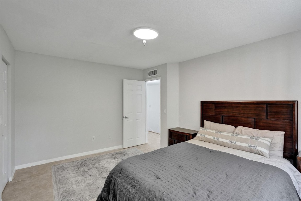 Yacht Club - Residential