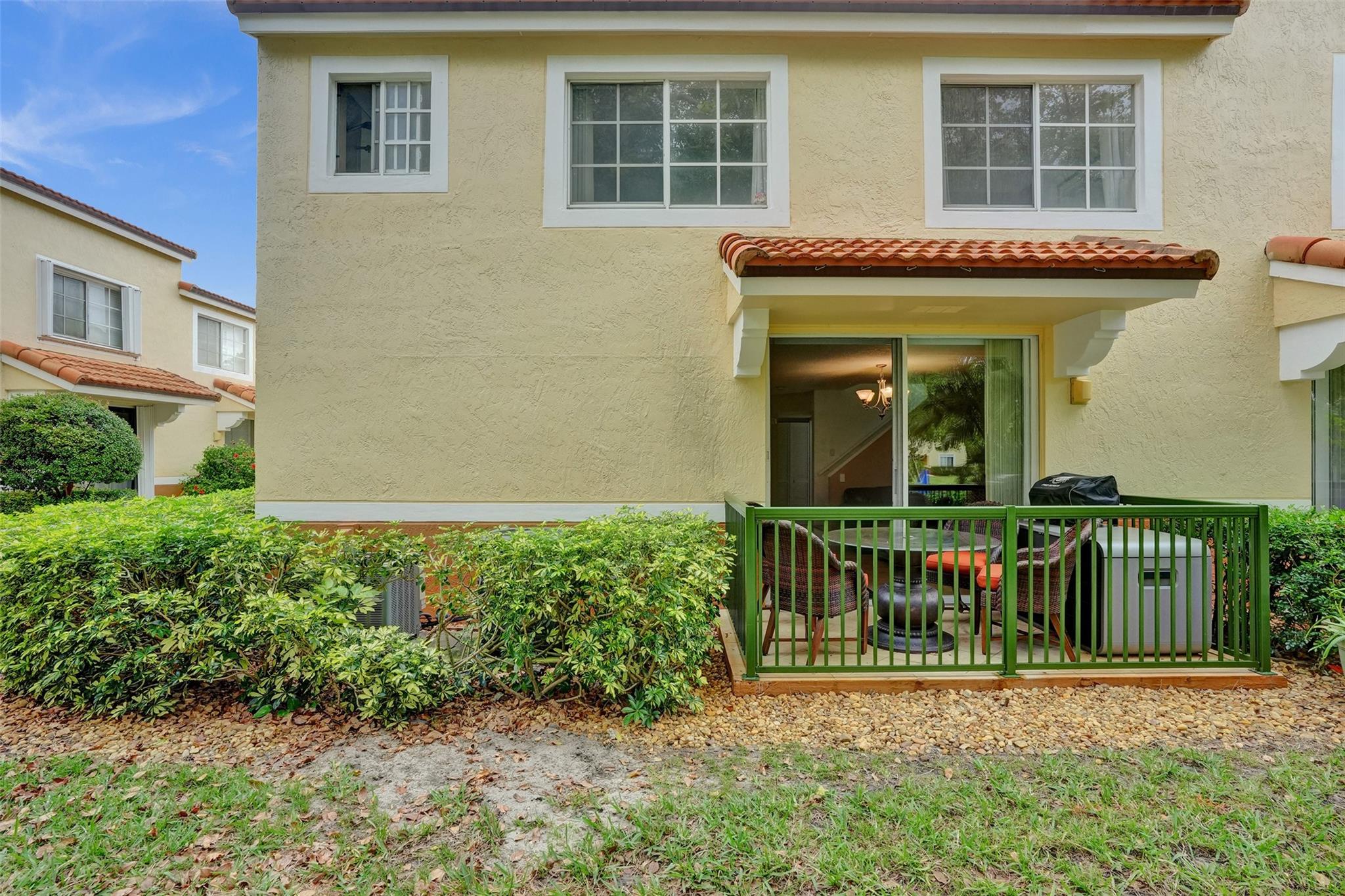 Yacht Club - Residential