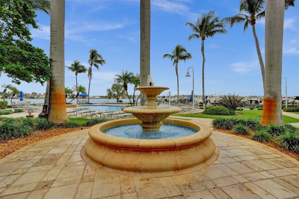 Yacht Club - Residential