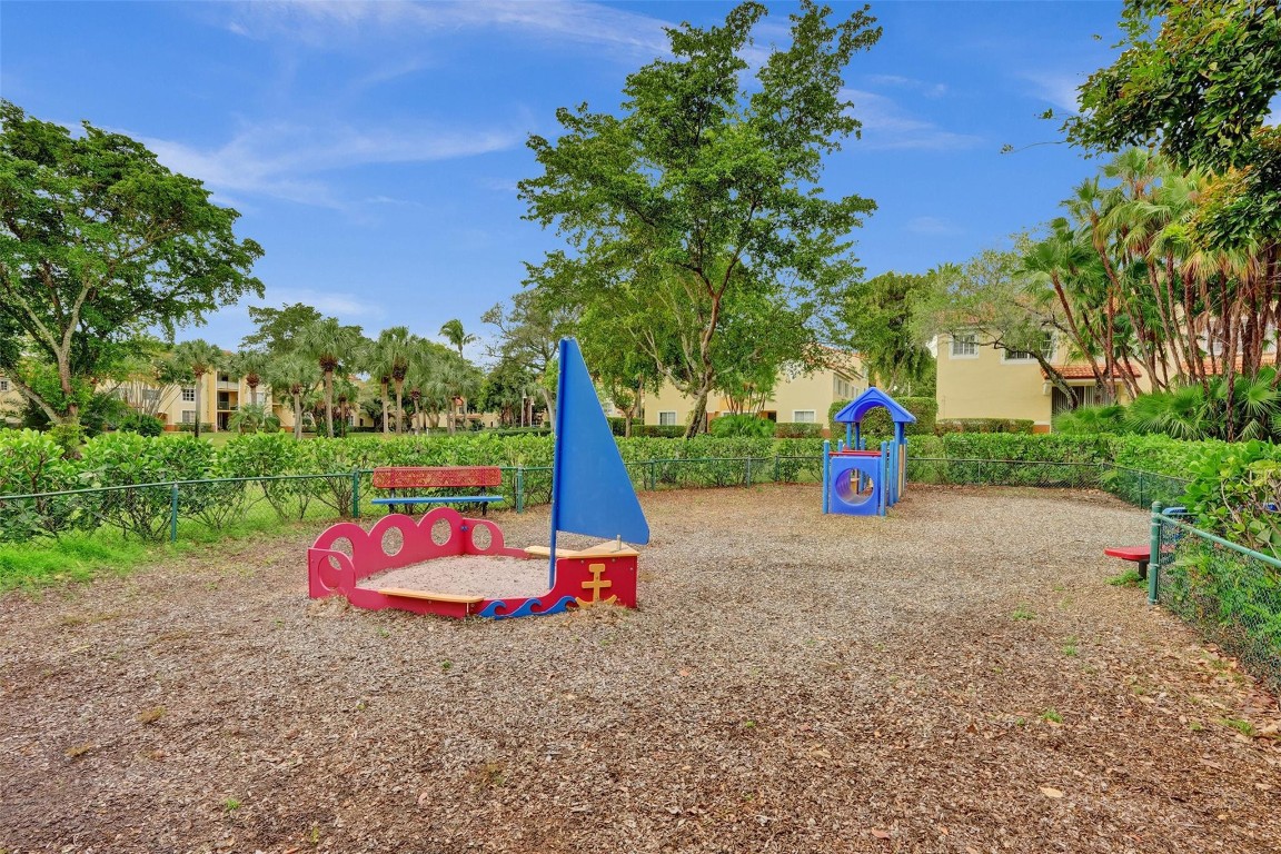 Yacht Club - Residential