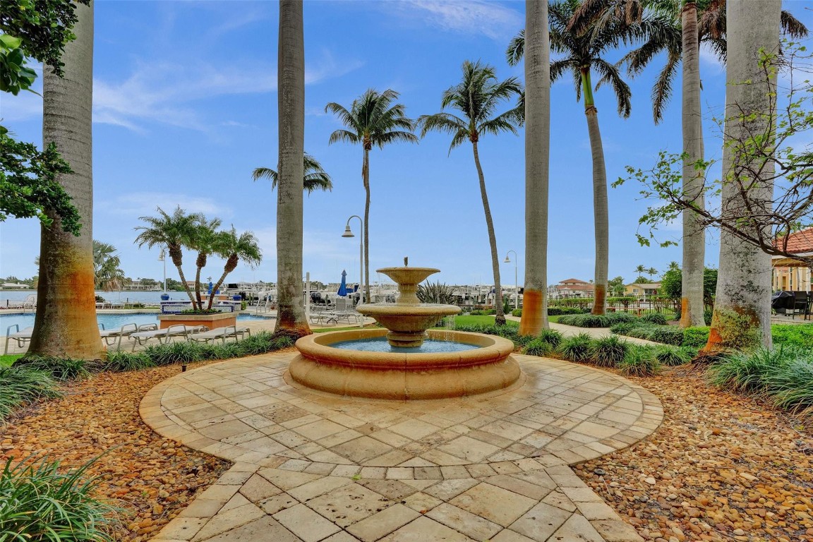 Yacht Club - Residential