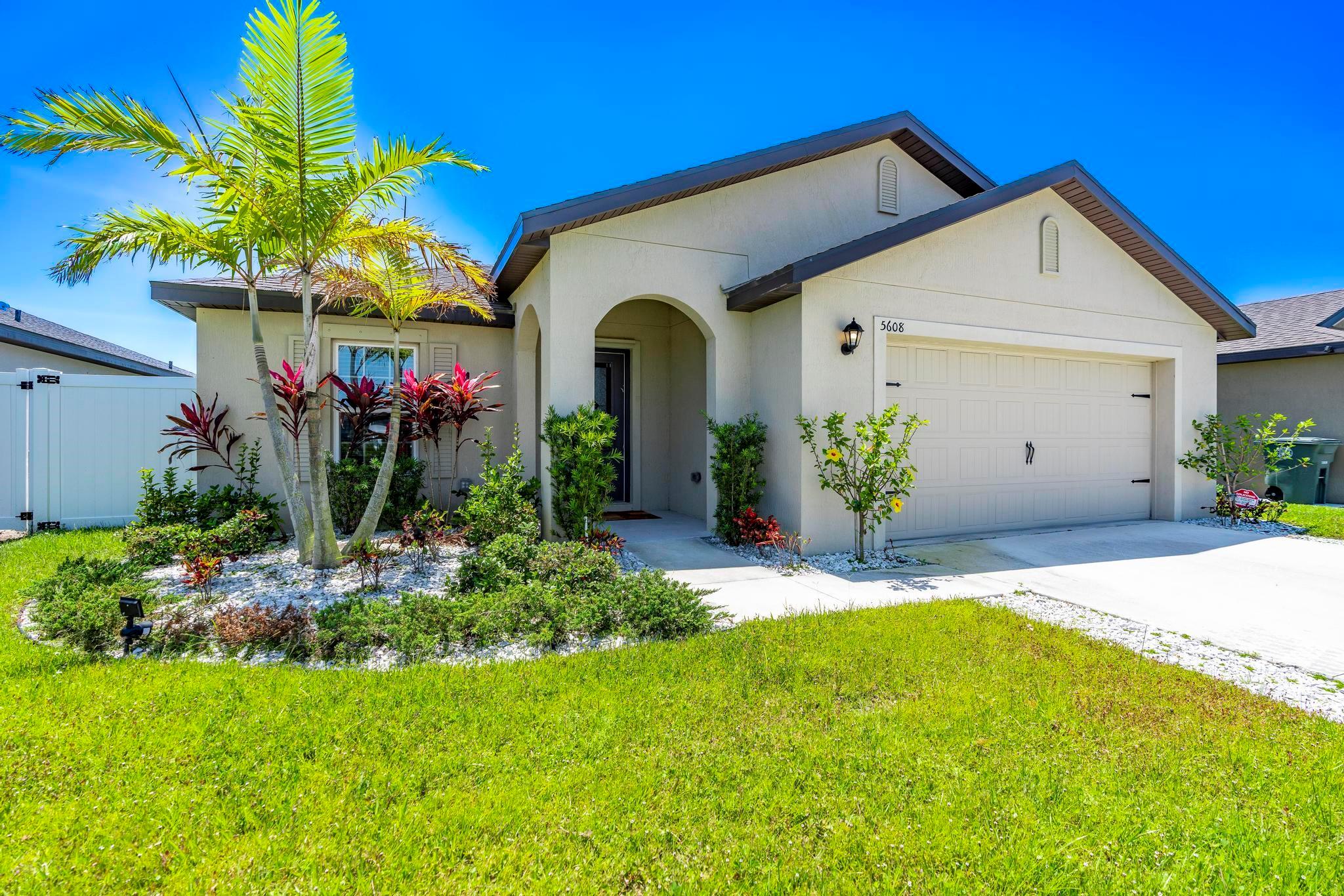 CELEBRATION POINTE - Residential