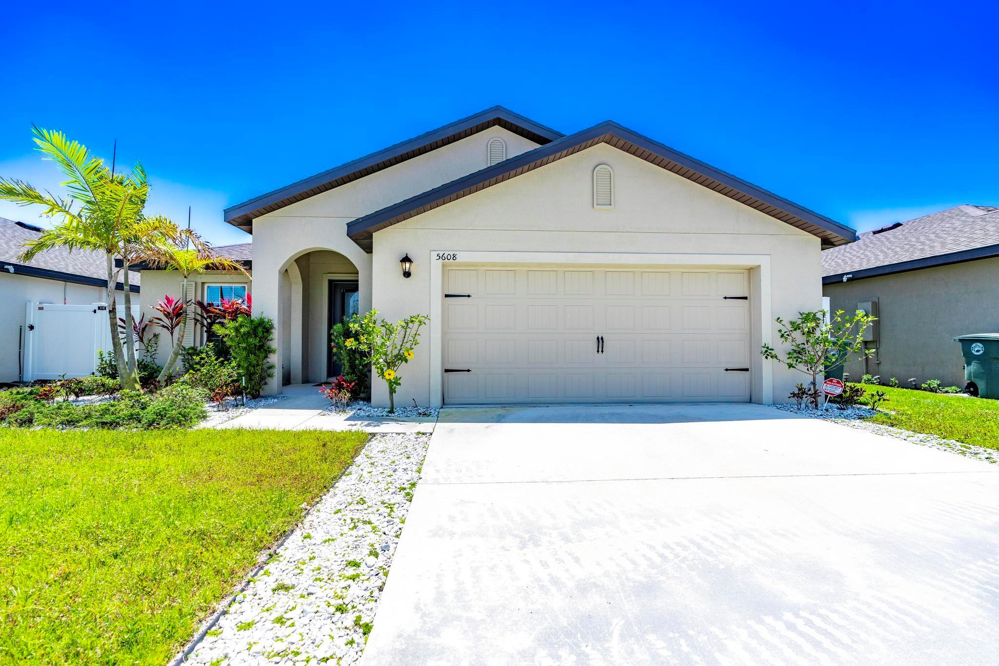 CELEBRATION POINTE - Residential