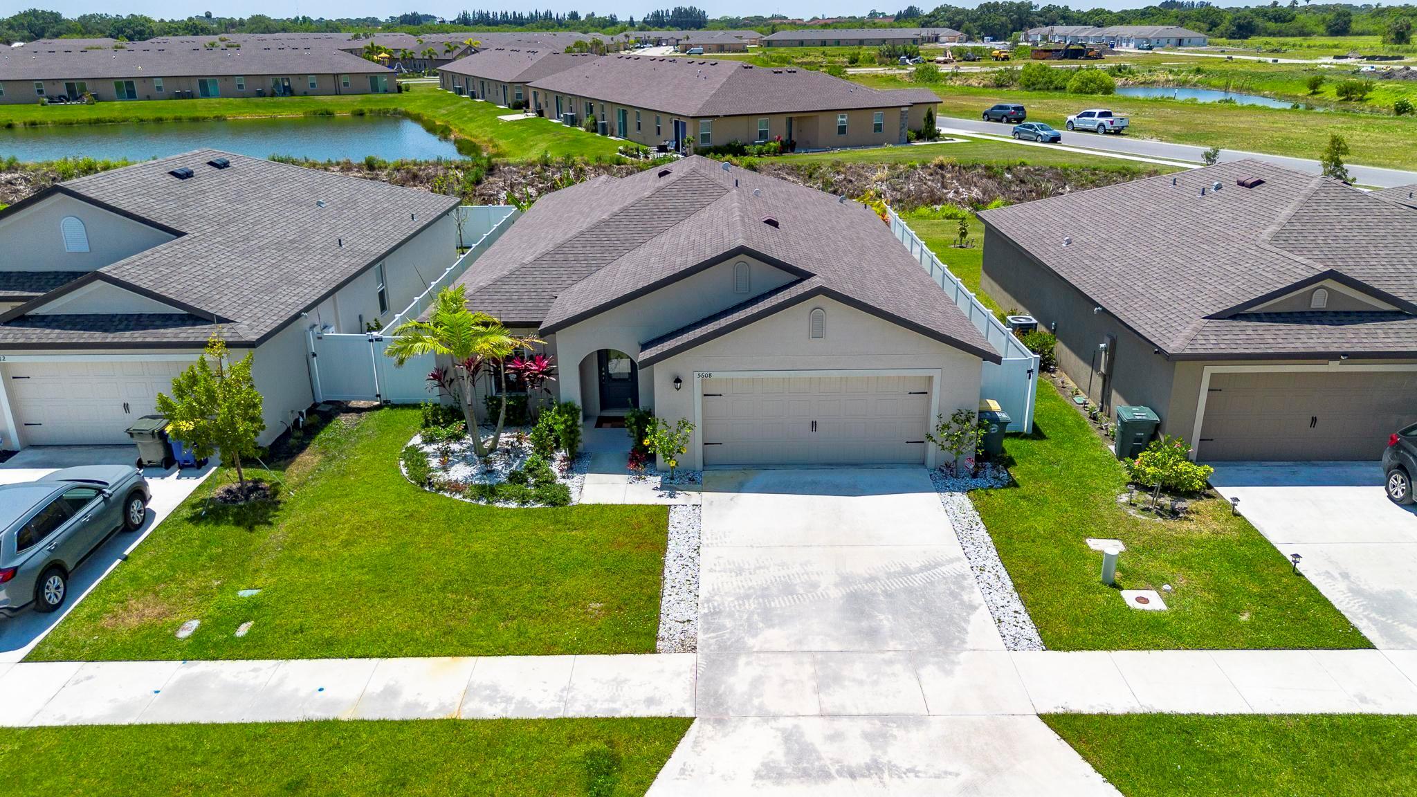 CELEBRATION POINTE - Residential