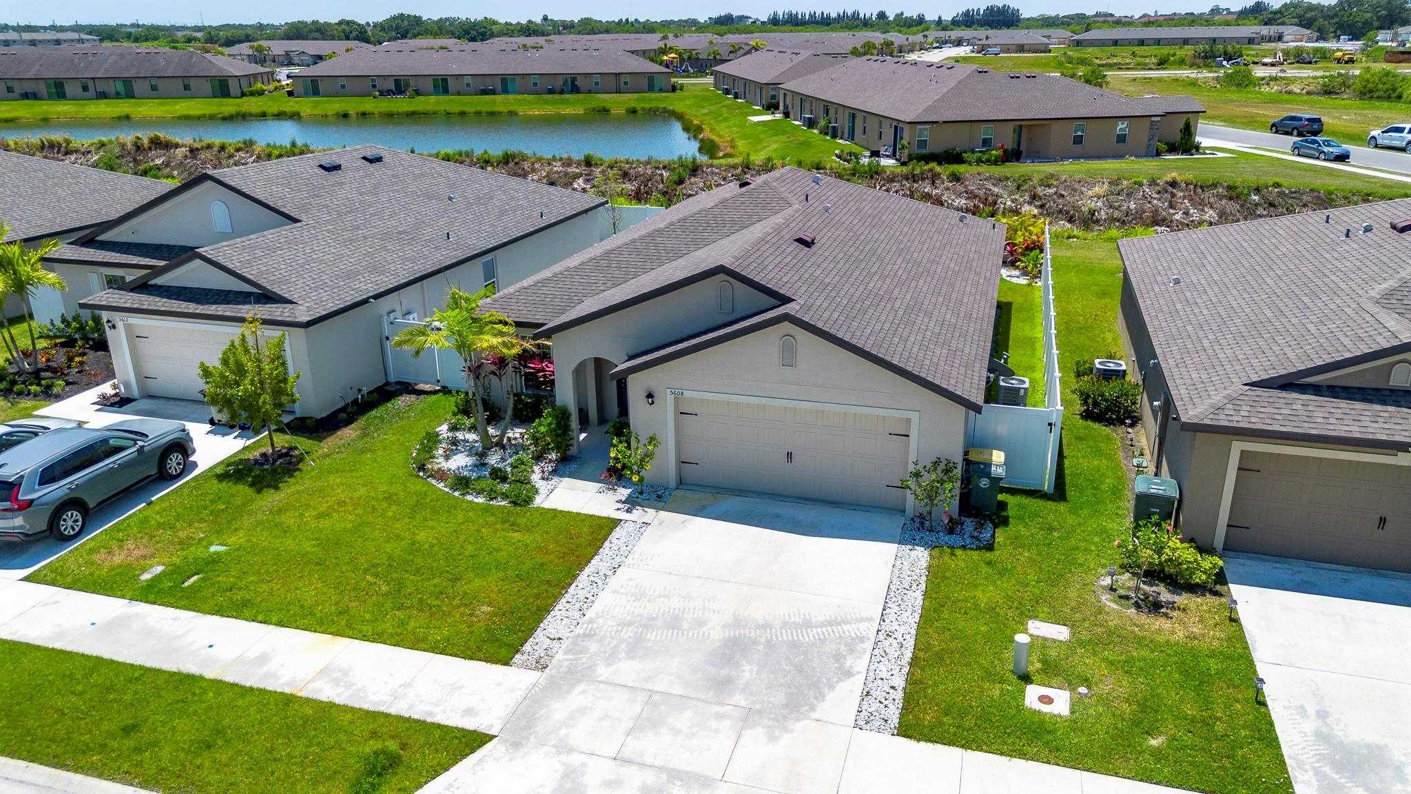 CELEBRATION POINTE - Residential