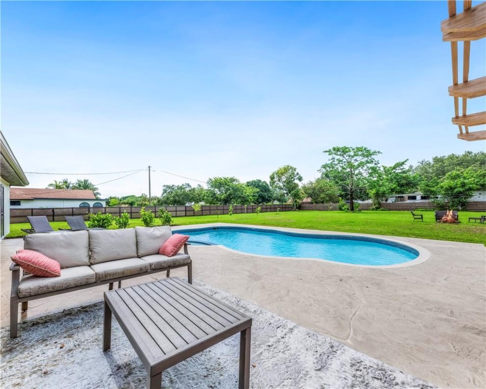 Davie Oaks - Residential