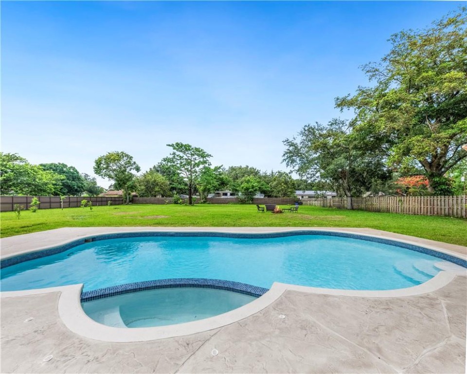 Davie Oaks - Residential