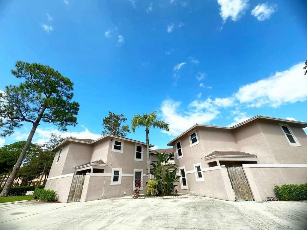 Photo of 1033 Goldenrod Road, Wellington, FL 33414 (MLS # B26029020)