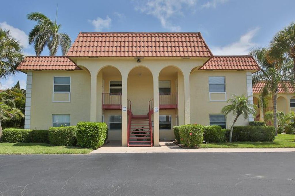 Photo of 717 S Us Highway 1 #301, Jupiter, FL 33477 (MLS # R10702641)