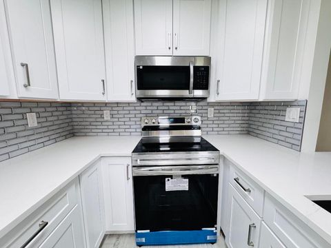 293 Flanders G Delray Beach FL 33484