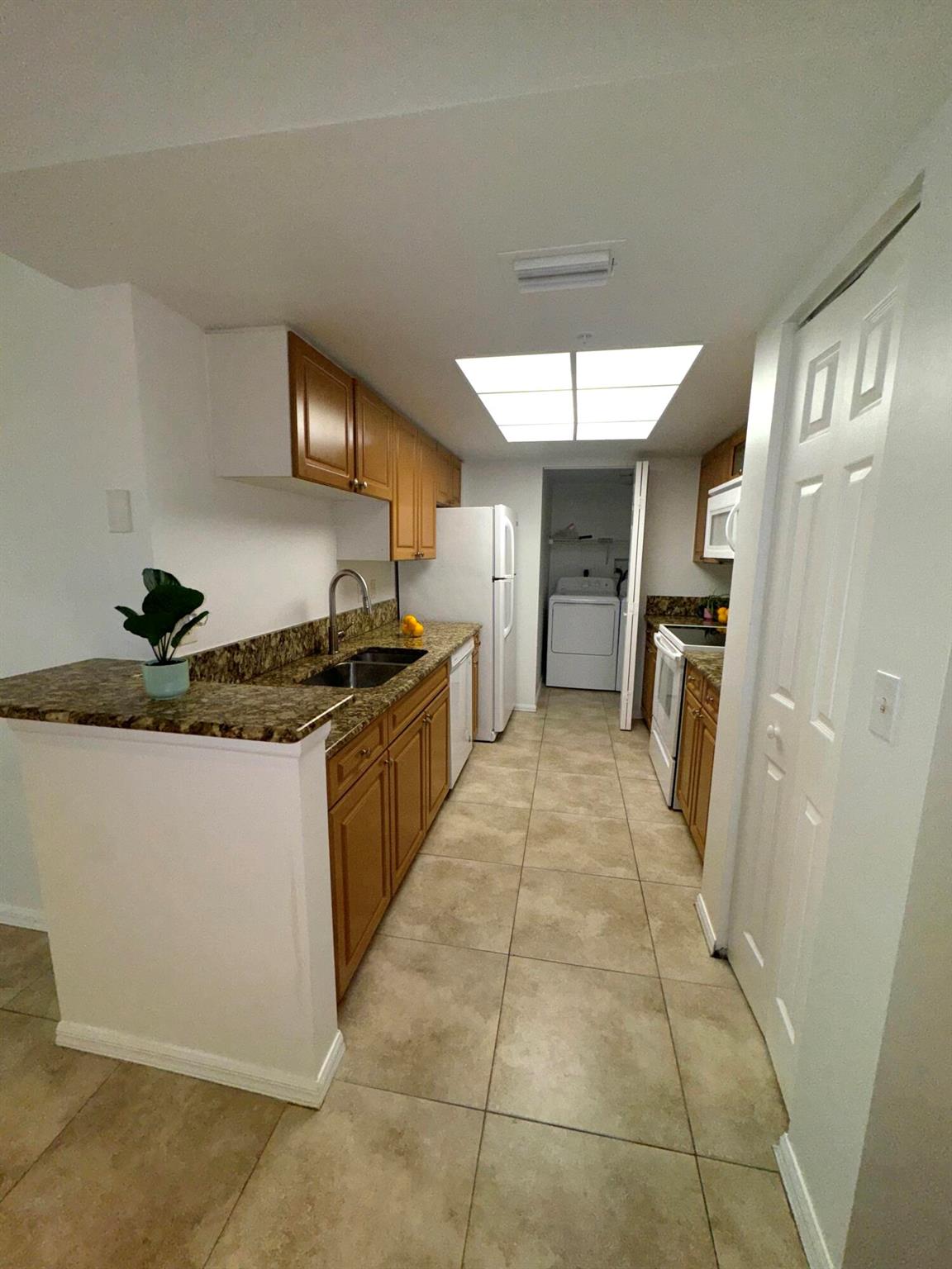1300 Crestwood Court S 1319