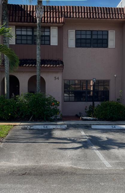 VALENCIA VILLAGE CONDO PHASE I - Residential Lease