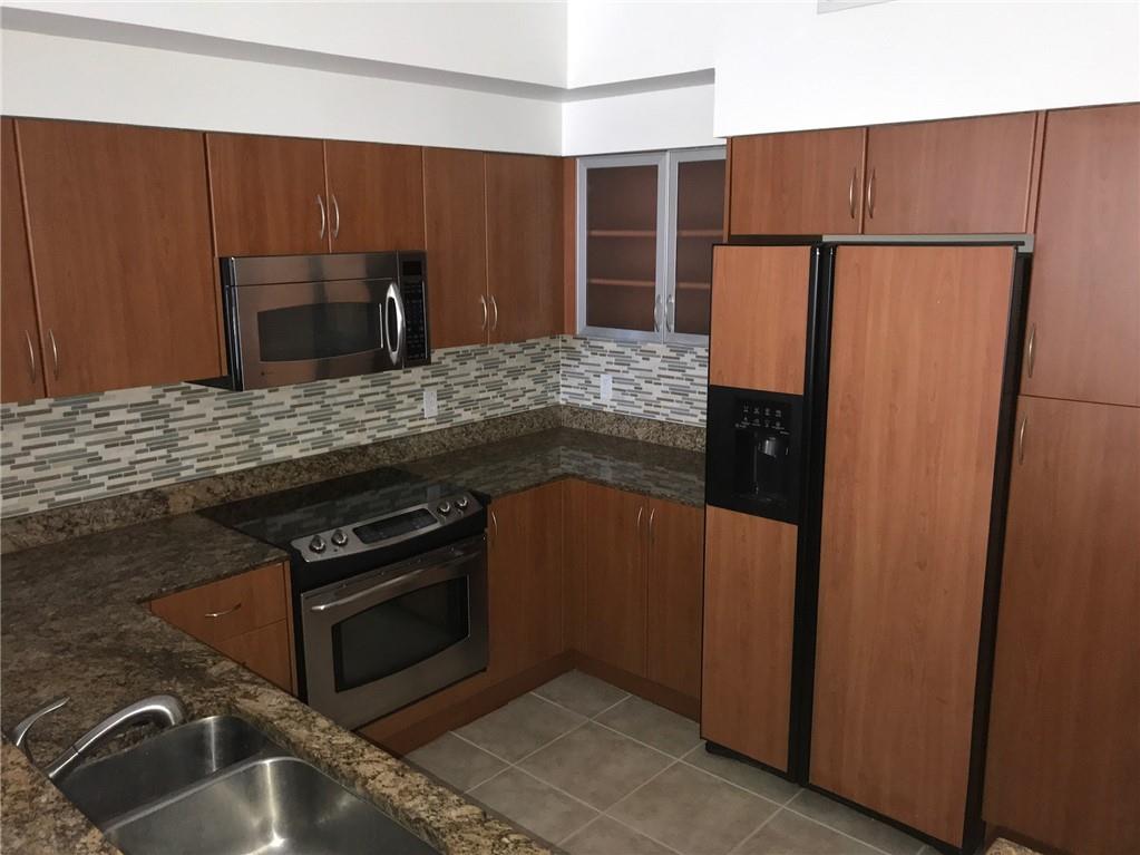 MOORINGS AT LANTANA CONDO - Residential Lease