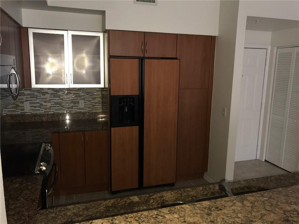 MOORINGS AT LANTANA CONDO - Residential Lease