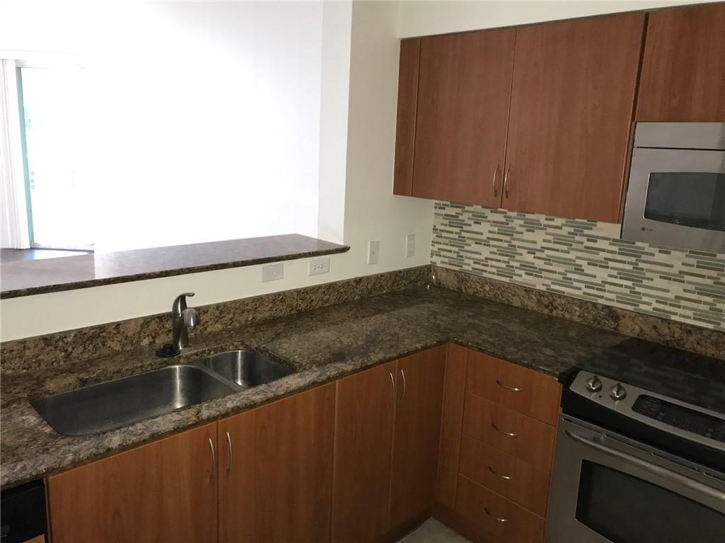 MOORINGS AT LANTANA CONDO - Residential Lease