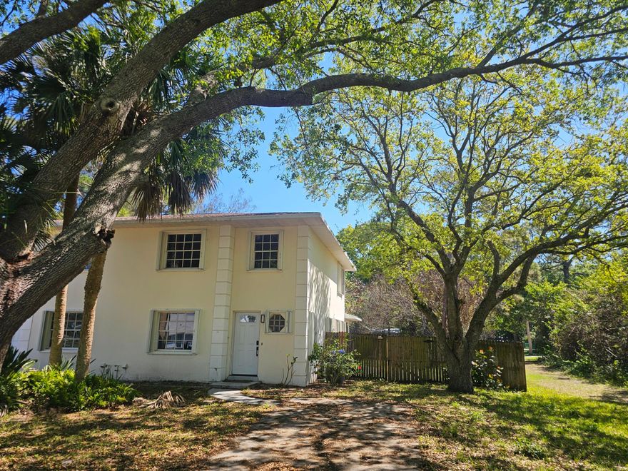Spacious and well-maintained 2-bedroom, 2.5-bathroom two-story apartment located in a charming duplex. This home features elegant wood flooring throughout and recently updated bathrooms for a modern touch. Enjoy the convenience of an in-unit washer and dryer, making everyday living easy and comfortable.  The layout offers great separation between living and sleeping areas, perfect for privacy. Step outside to a backyard—ideal for relaxing, entertaining, or enjoying outdoor space.