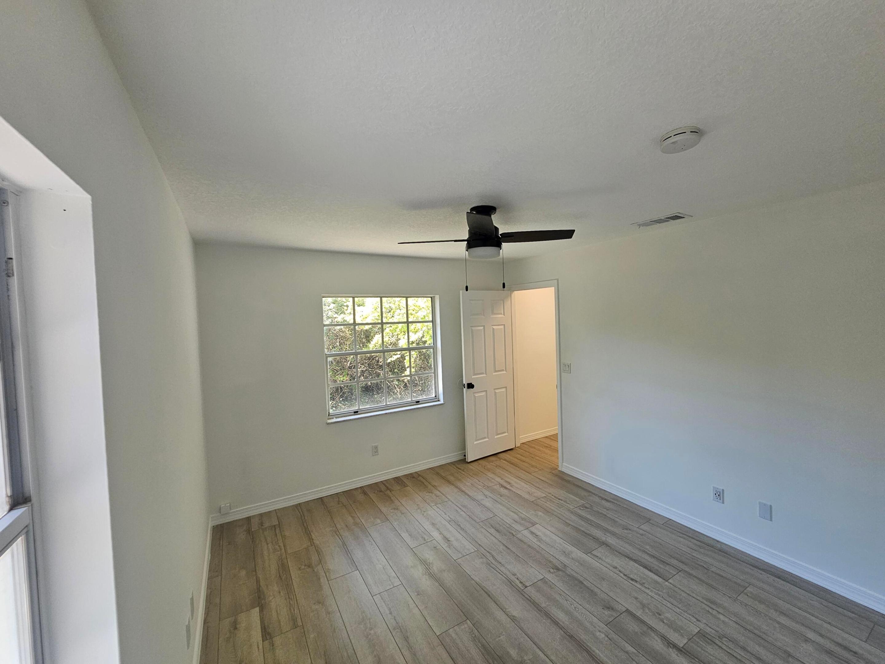 VILLAS OF VERO BEACH - Residential Lease