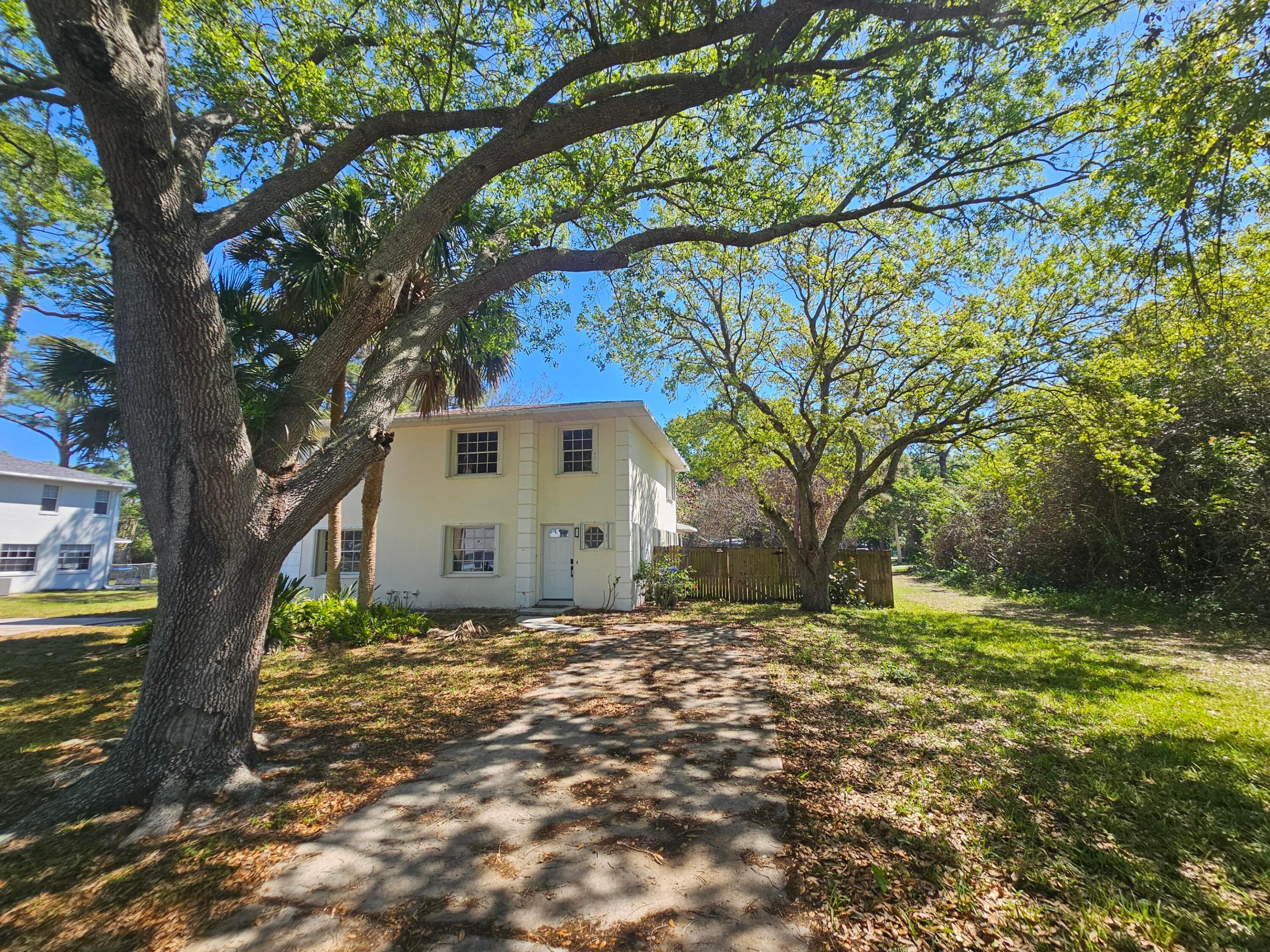 VILLAS OF VERO BEACH - Residential Lease