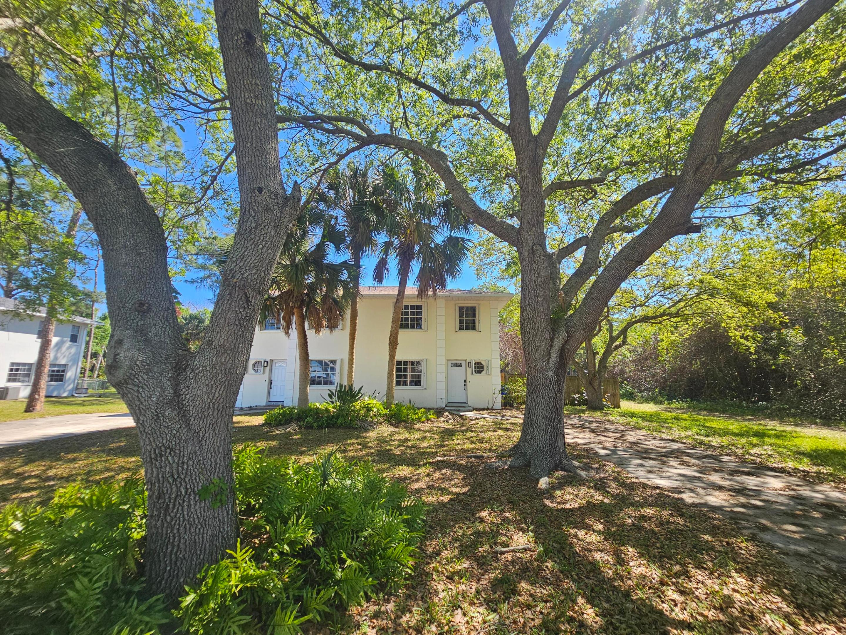 VILLAS OF VERO BEACH - Residential Lease