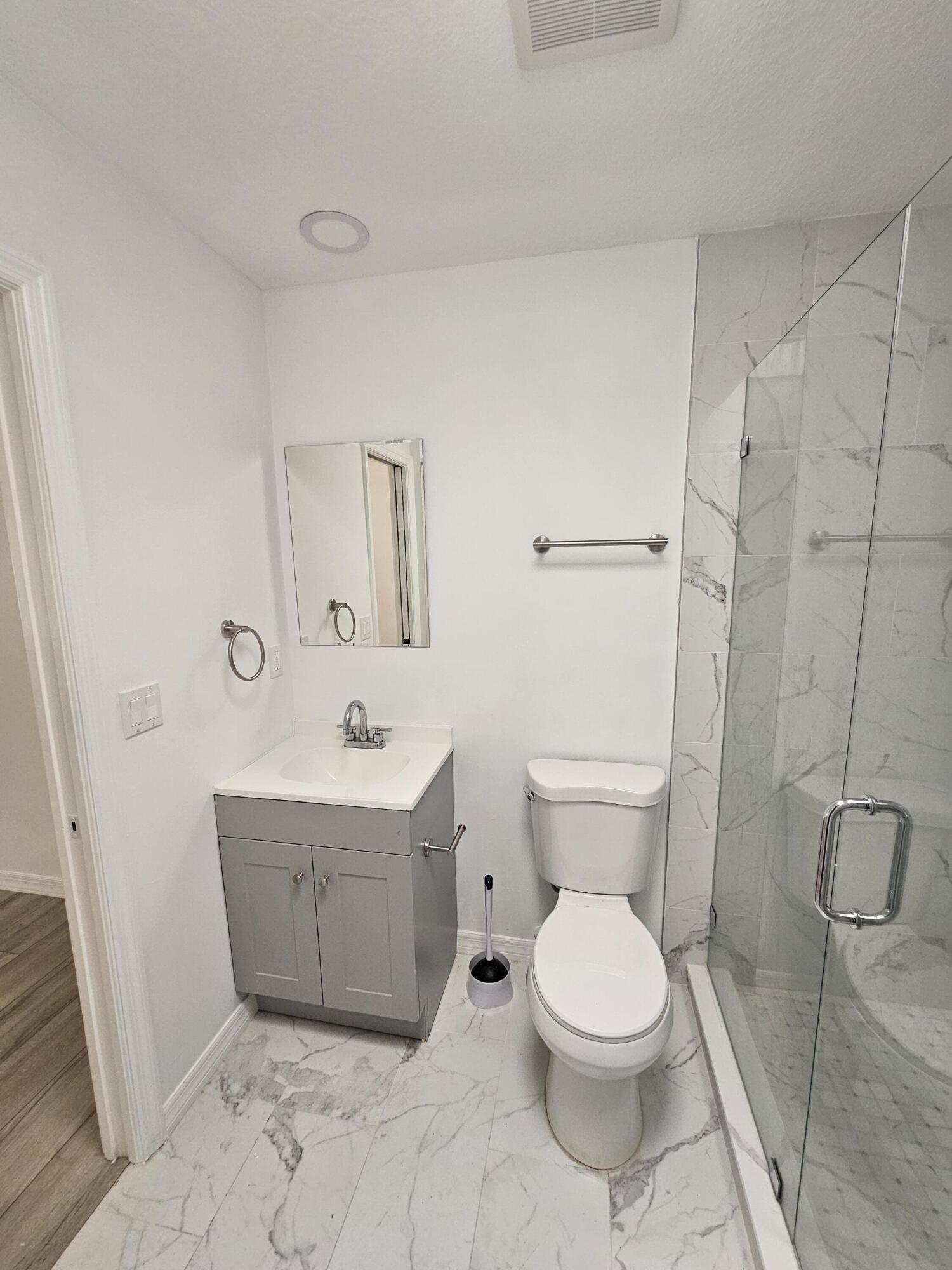 VILLAS OF VERO BEACH - Residential Lease