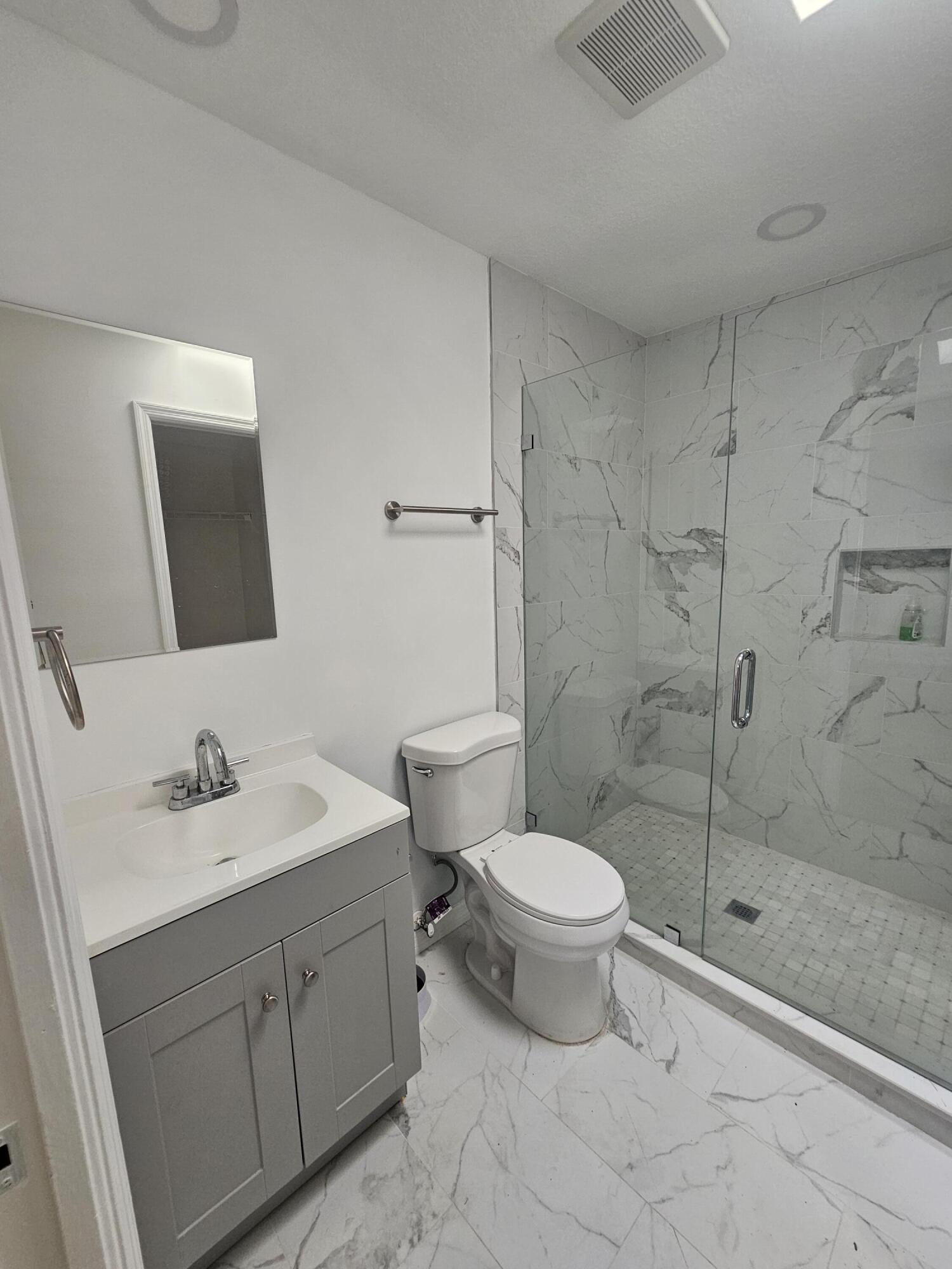 VILLAS OF VERO BEACH - Residential Lease
