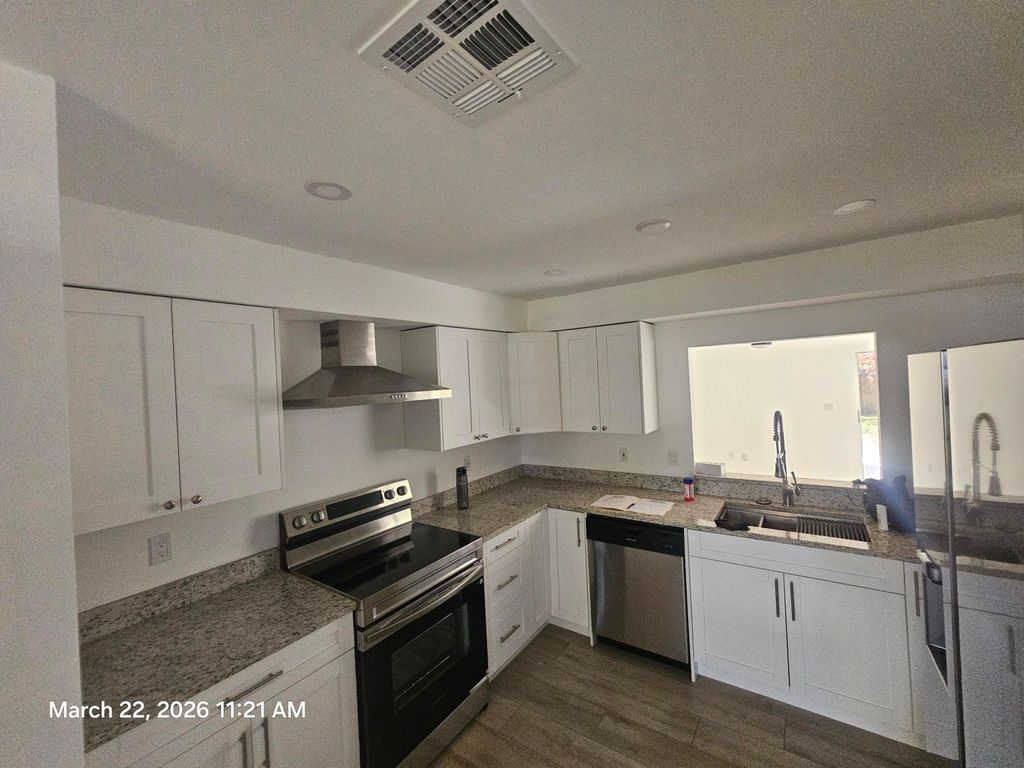 Photo of 1406 36th Avenue, Vero Beach, FL 32960 (MLS # B26016406)