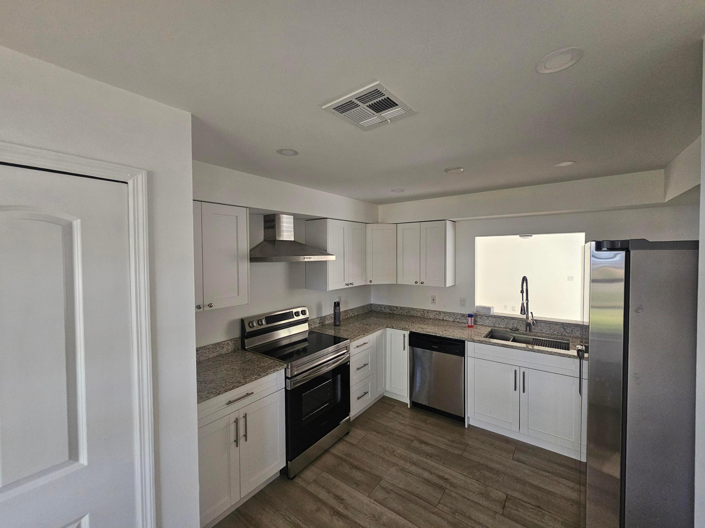 VILLAS OF VERO BEACH - Residential Lease