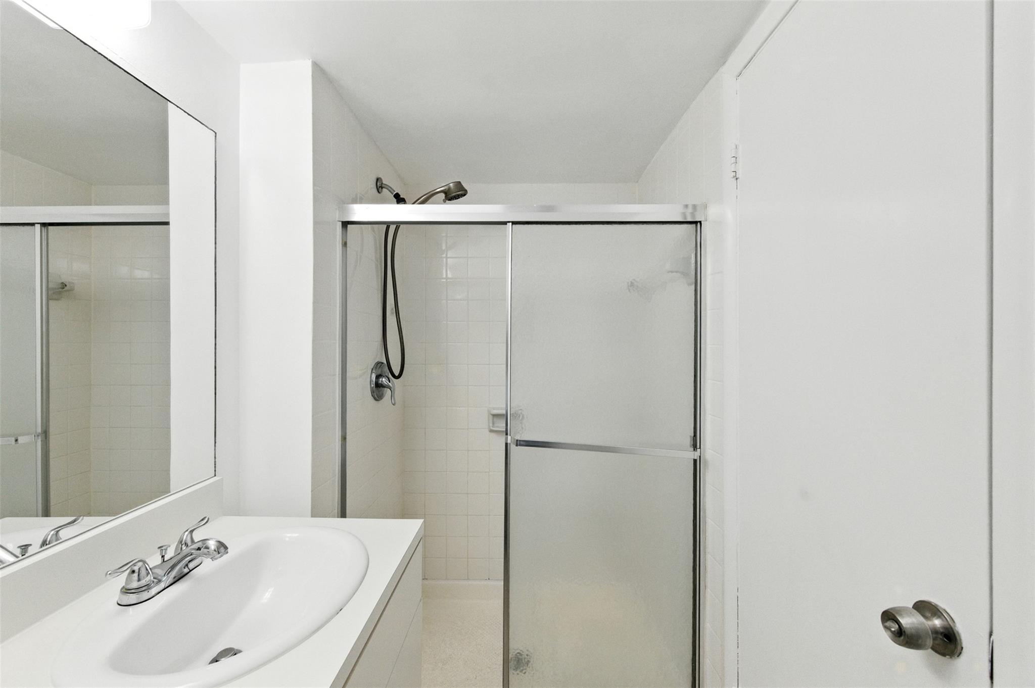 PINE LAKE /  CONDO 141 - Residential Lease