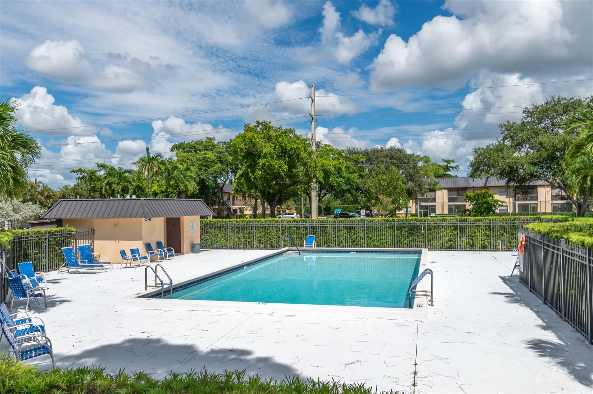 PINE LAKE /  CONDO 141 - Residential Lease