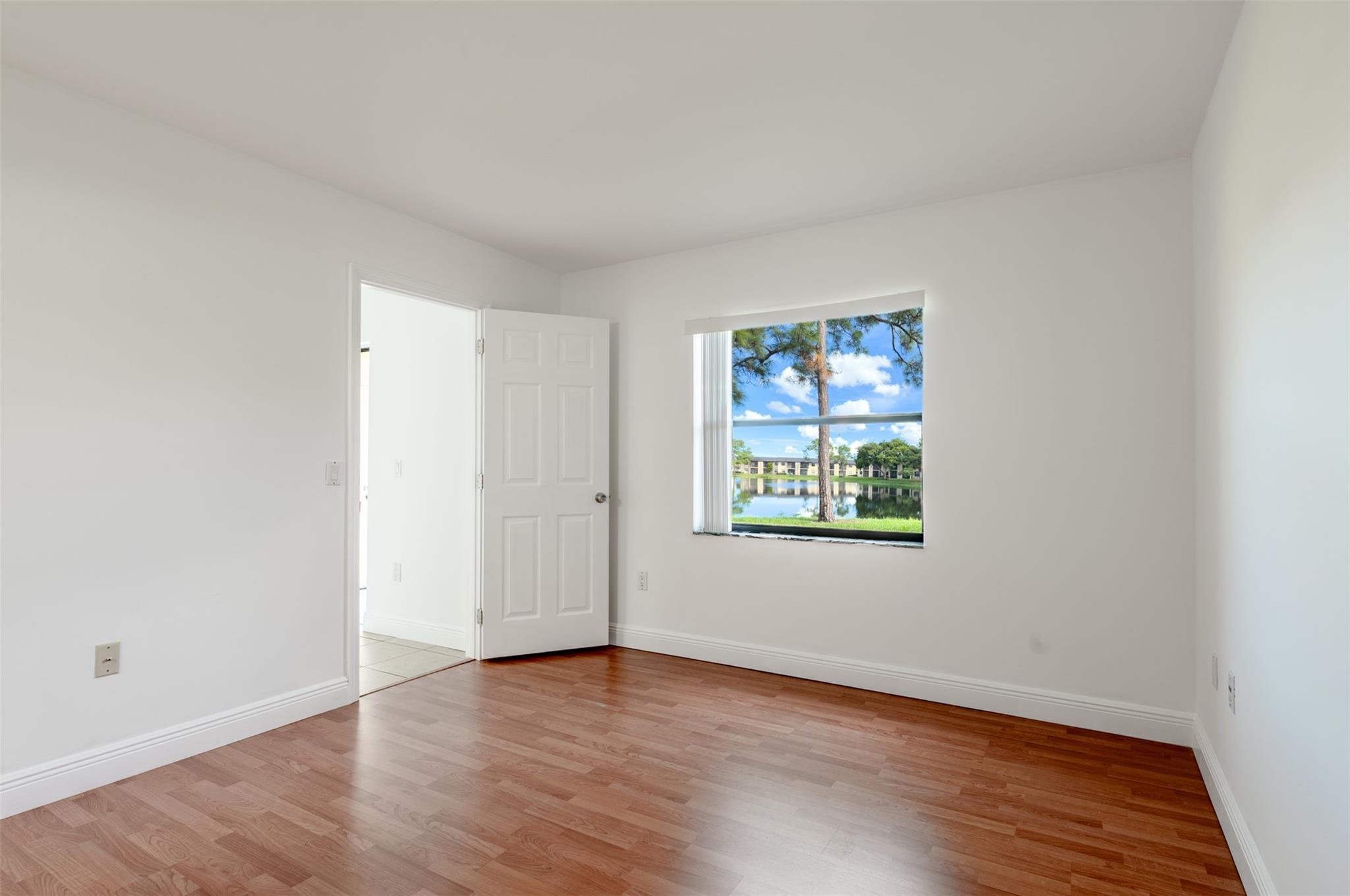 PINE LAKE /  CONDO 141 - Residential Lease