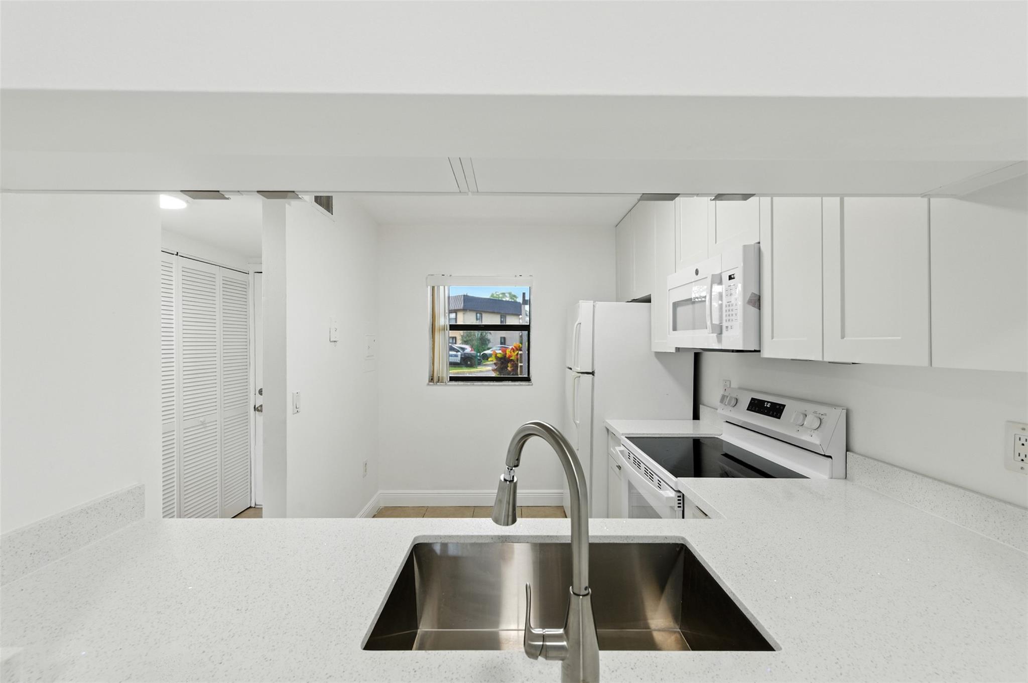 PINE LAKE /  CONDO 141 - Residential Lease