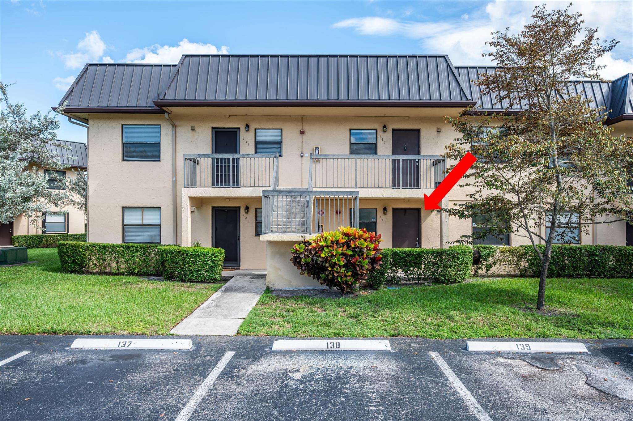 PINE LAKE /  CONDO 141 - Residential Lease