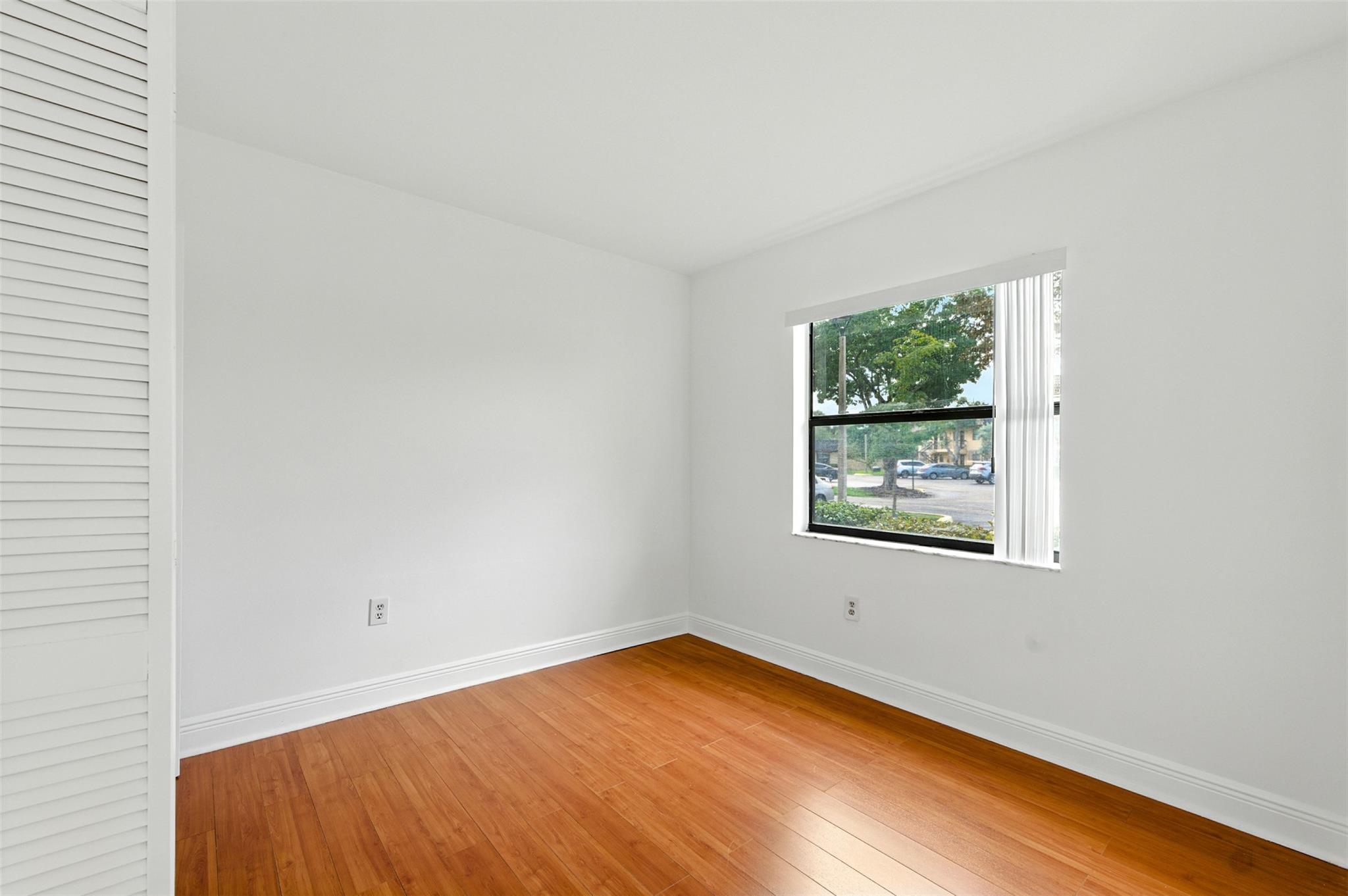 PINE LAKE /  CONDO 141 - Residential Lease