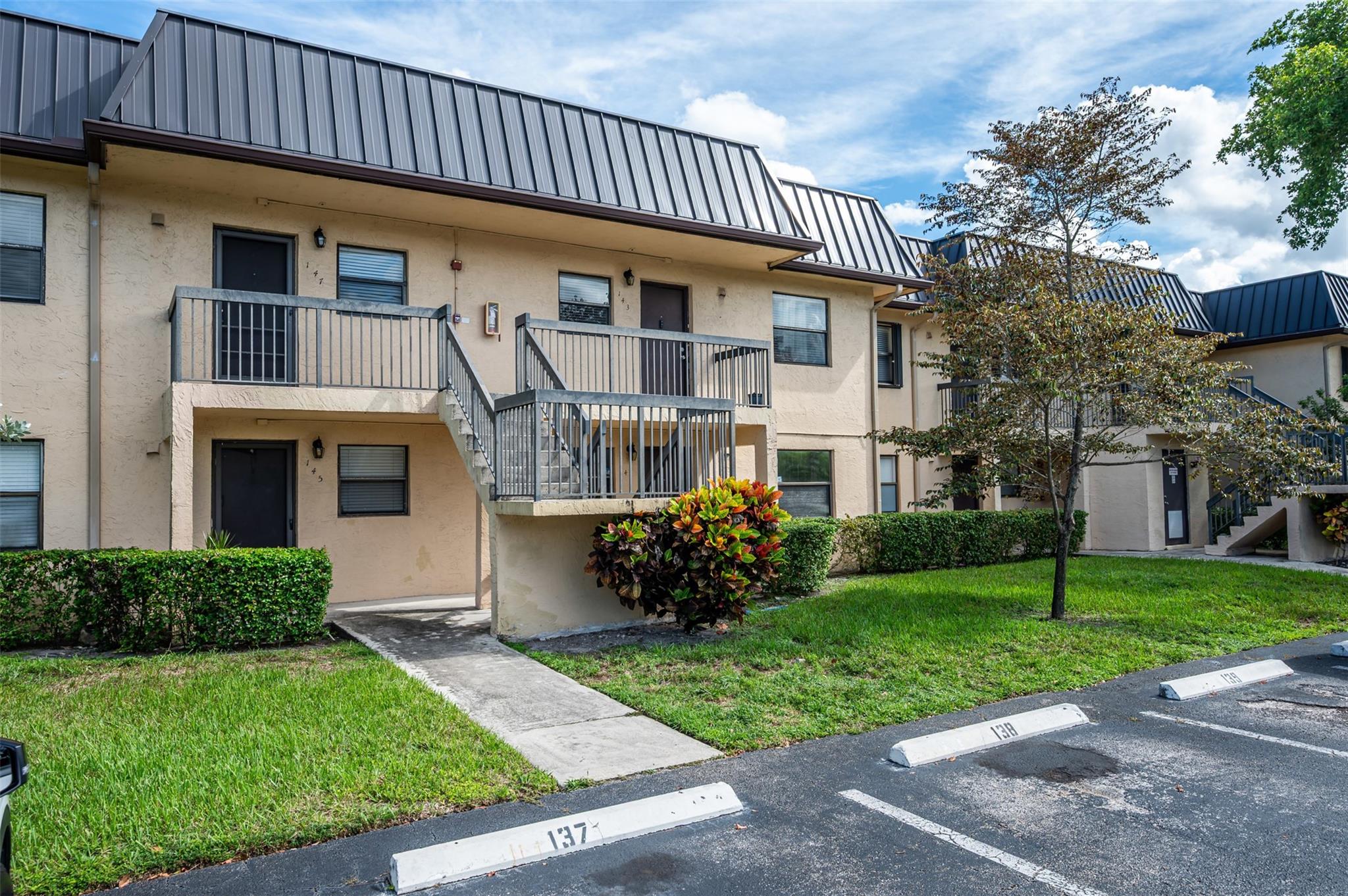 PINE LAKE /  CONDO 141 - Residential Lease