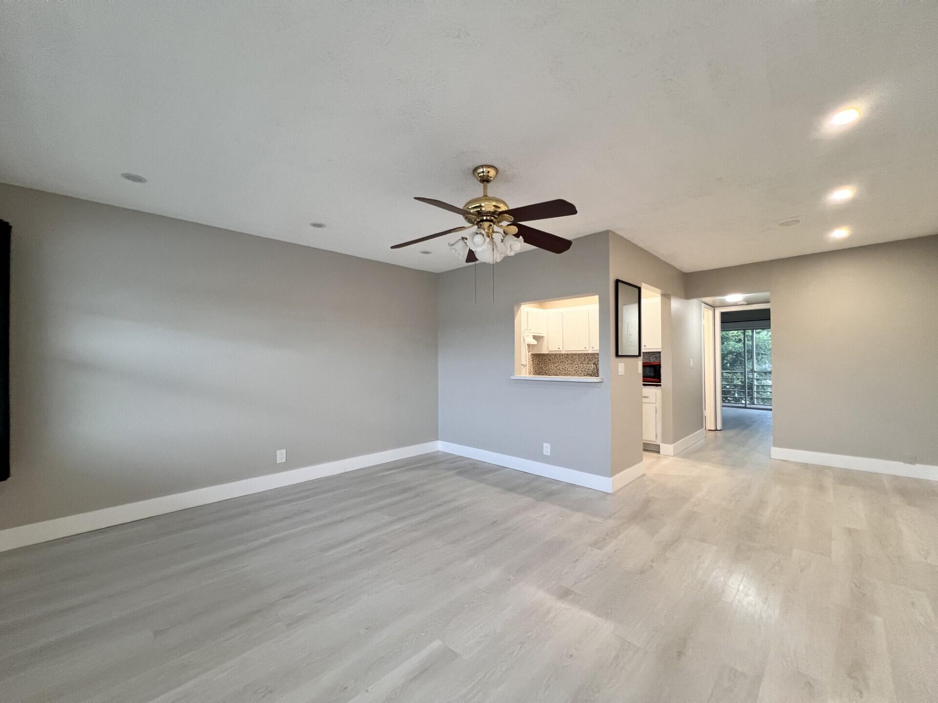 55 Kingswood C
