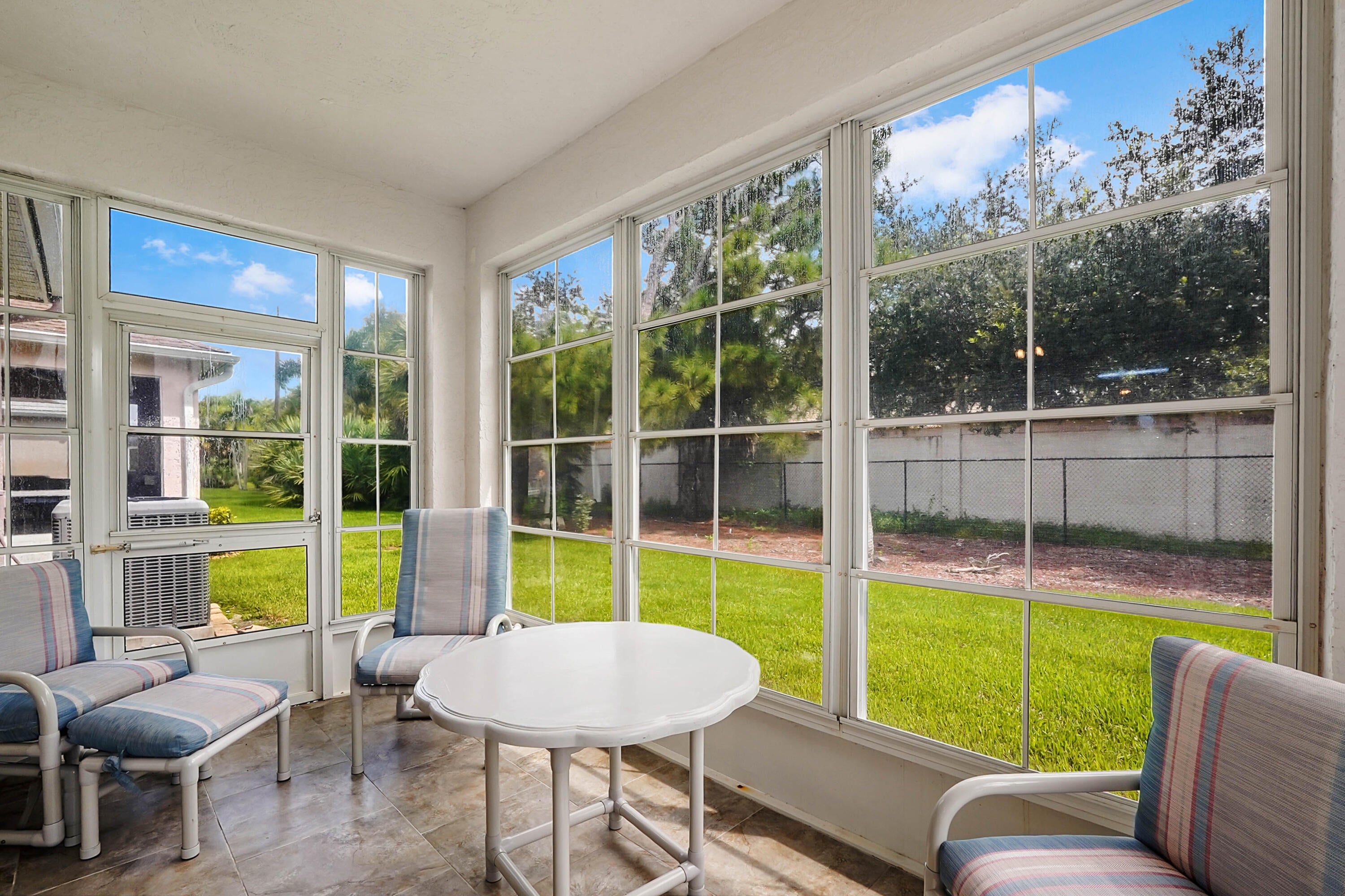 527 NW Portofino Lane
