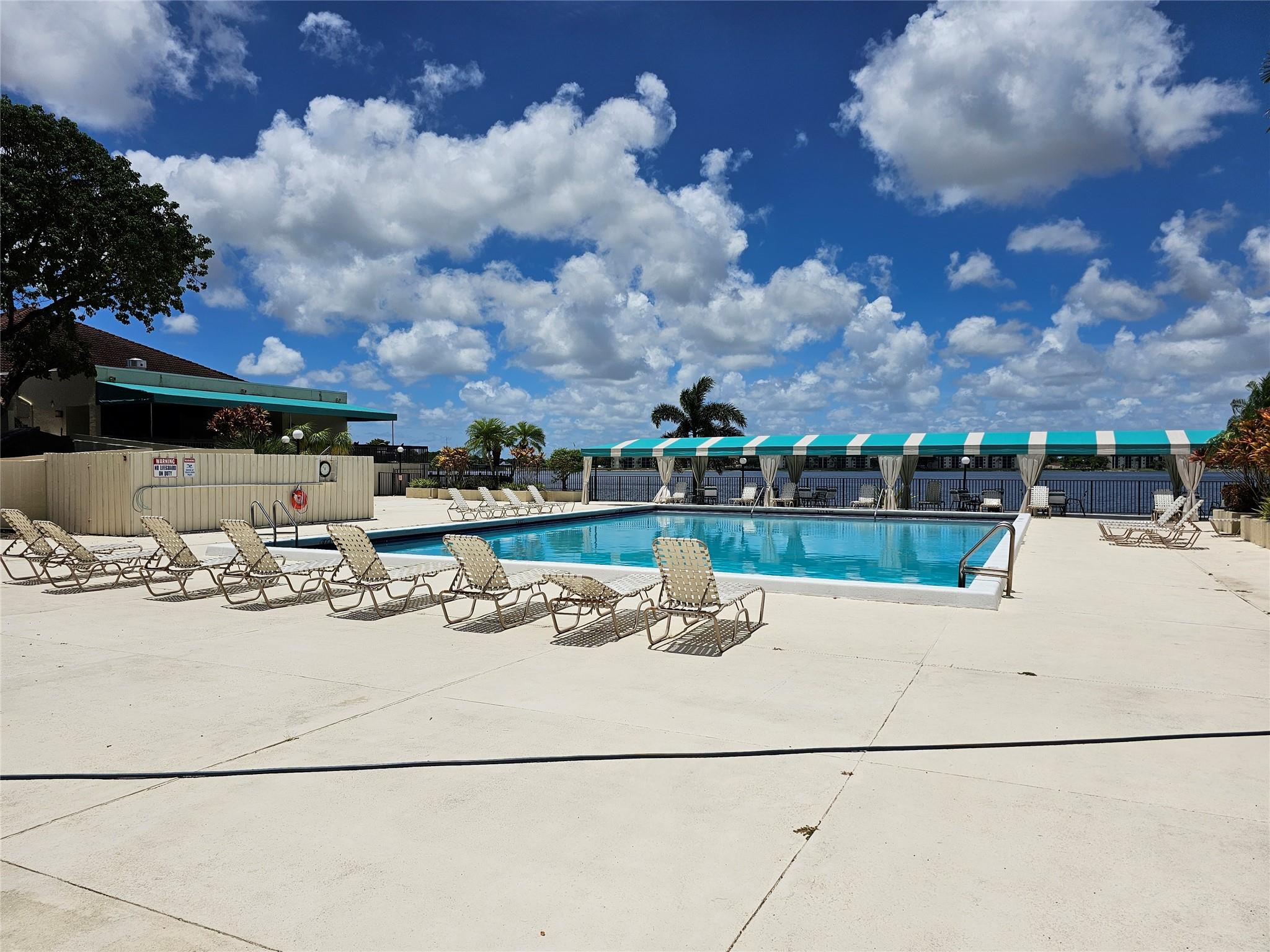 115 Lake Emerald Dr 307