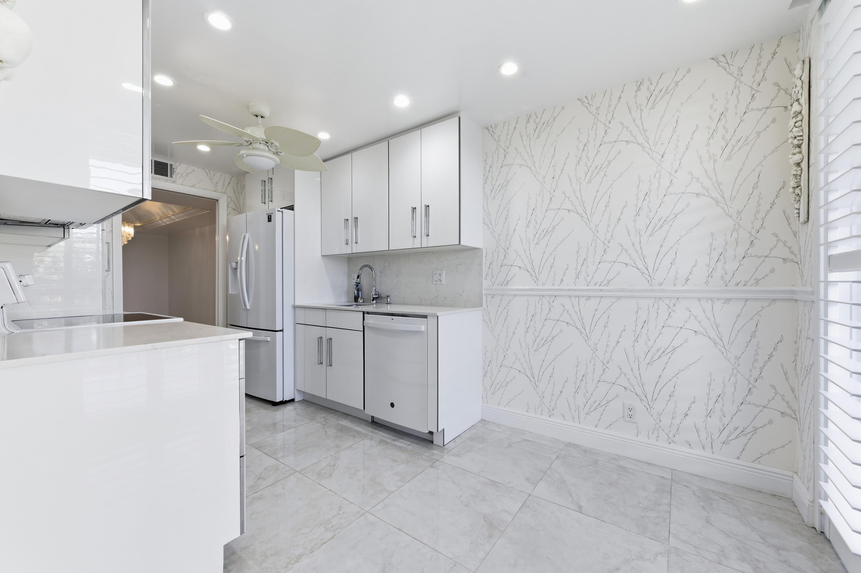 2778 S Ocean Boulevard 206s