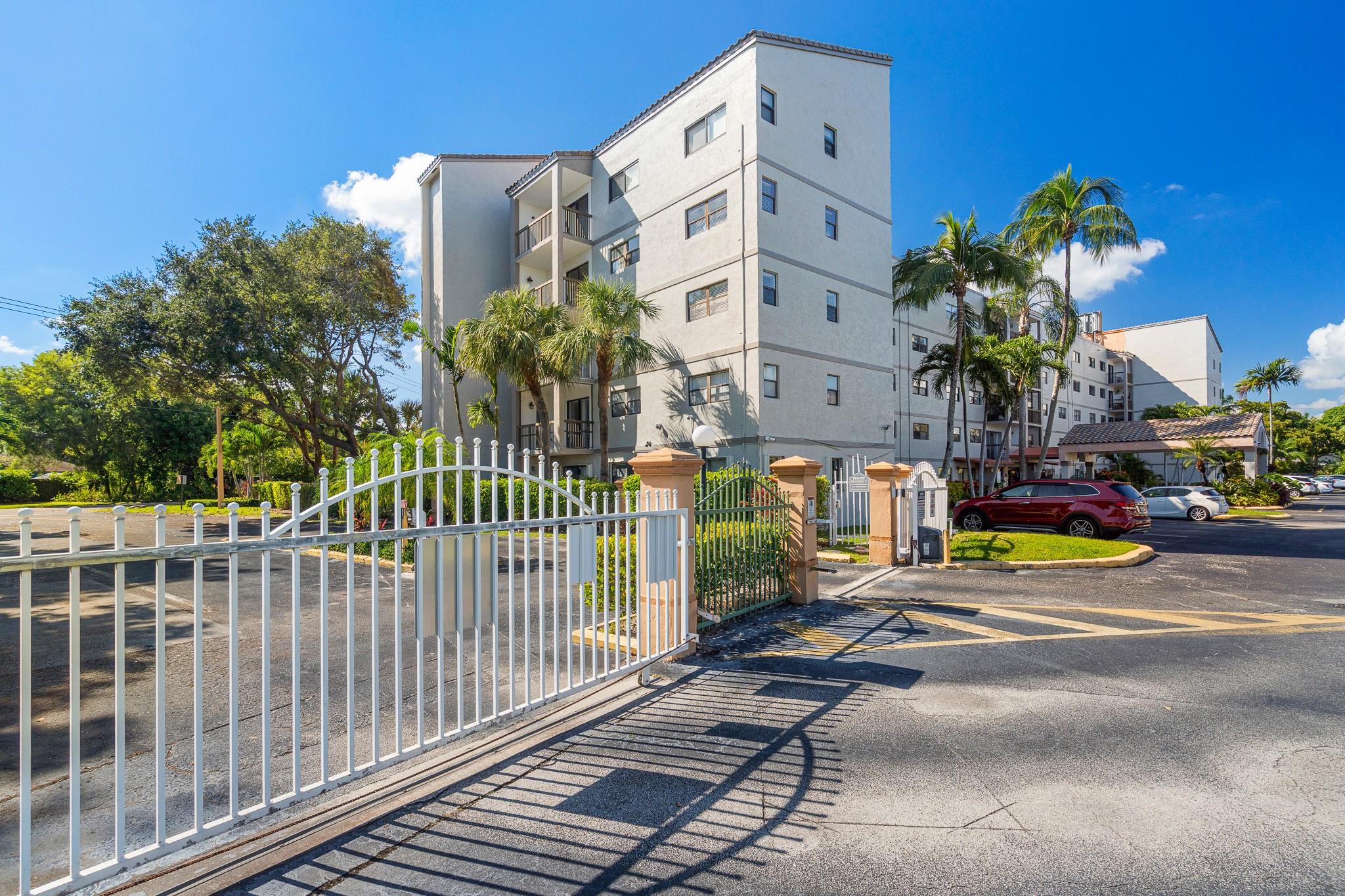 TENNIS CLUB II - Residential