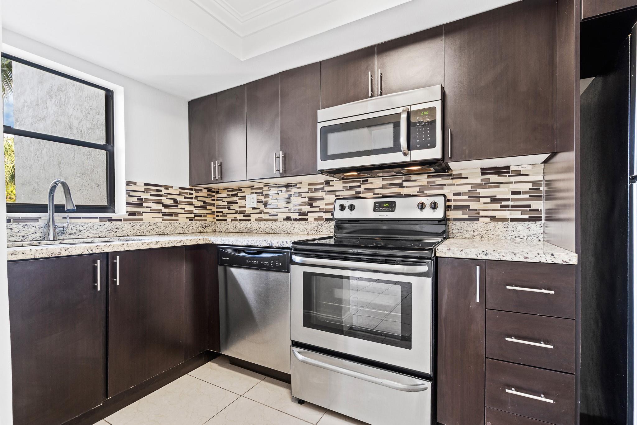 TENNIS CLUB II - Residential