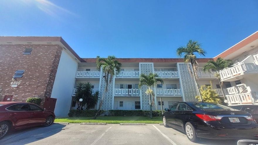 REDUCED Price for a Motivated Seller! Beautiful 1 bedroom 1 bed that is like new inside.Only unit in Park South like this 1! Spacious balcony with The Best beautiful waterfront view that is perfect for relaxing. A nice open area great for entertaining family & friends.Remodeled Big Kitchen+Bathroom,GE Steel Appliances,Dishwasher,Freshly Painted,Recessed Lighting,Marble+Ceramic Tile,Crown Molding,5'Custom baseboard,Sliding+Impact Windows+Solid Doors.BIG Master Suite,Walk in Closet.Pride of Ownership. 45+ community.LOTS of amenities such as a pool,bbq pavilion,clubhouse,recreation area & much more!Lease after 2 years, NO FHA,LOW Maintenance. It is in a great location near major highways, shopping centers, and restaurants.