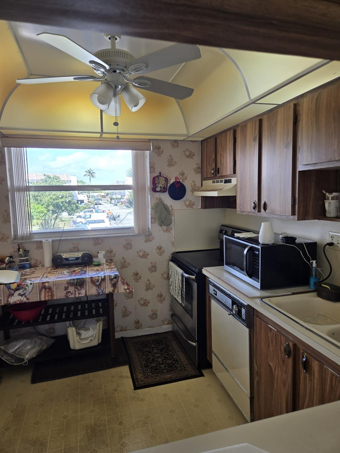 ROYAL PALM GARDENS - Residential