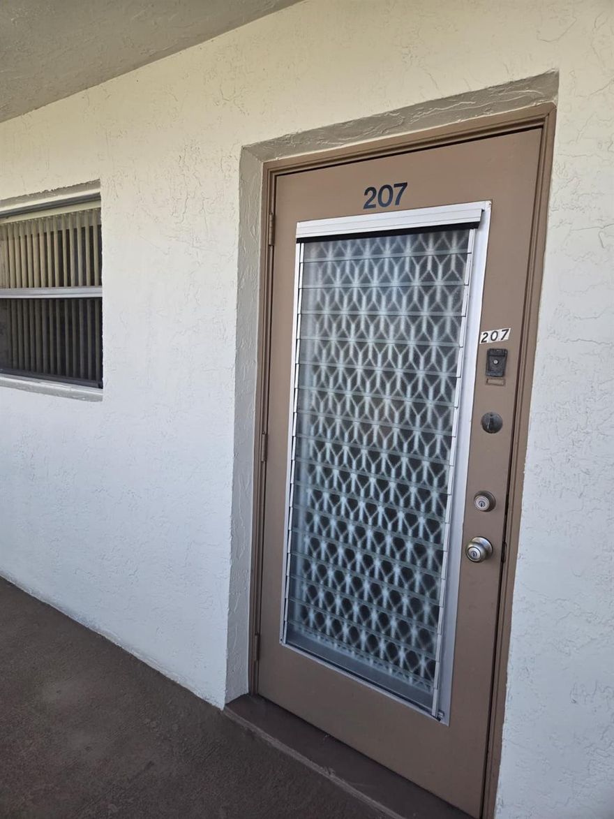 WOW!!! ABSOLUTELY BEAUTIFUL VERY LARGE 2 BEDROOMS/ 2 BATHROOMS HOME, EXPERIENCE RESORT-STYLE LIVING IN ROYAL PALM GARDENS. THIS VERY WELL MAINTAINED COMMUNITY IS VERY CENTRALLY LOCATED TO HOSPITALS, GREAT RESTAURANTS, EXCELLENT SHOPPING, MAJOR AIRPORT AND JUST MINUTES FROM WORLD FAMOUS FORT LAUDERDALE BEACH. ENJOY ALL THE AMENTIES: POOL, CLUBHOUSE, GYM, PICKLEBALL AND TENNIS COURTS, BBQ AND PICNIC AREAS. THIS COMPLEX WAS DESIGNED FOR ALL COMFORT AND WELLNESS THIS HOME IS EXCELLENT FOR YOUR RETIREMENT OR PERFECT VACATION HOME ENJOYING THE WARM WEATHER OF SOUTH FLORIDA.