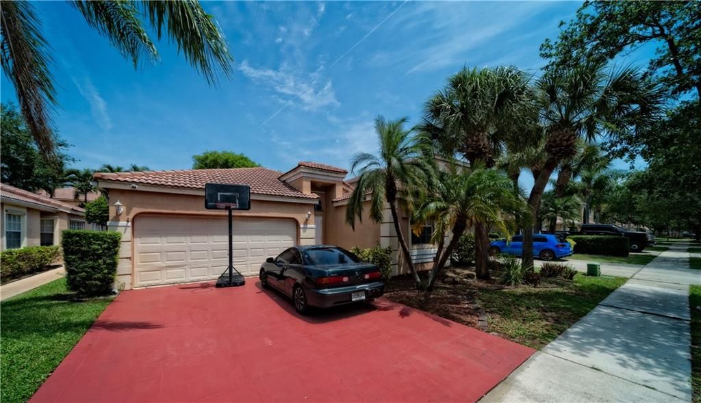 Photo of 7707 Oak Grove Cir, Lake Worth Beach, FL 33467 (MLS # F10326537)