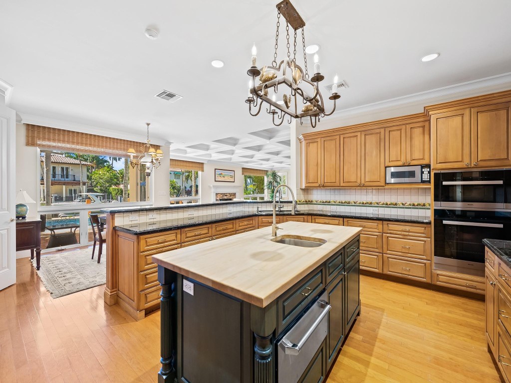 Las Olas Isles - Residential