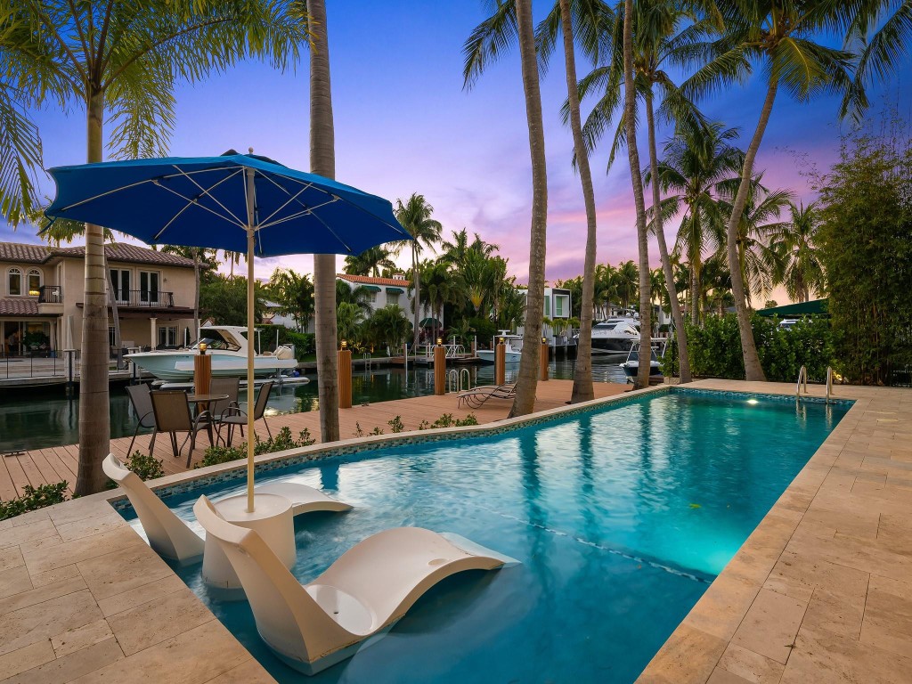 Las Olas Isles - Residential