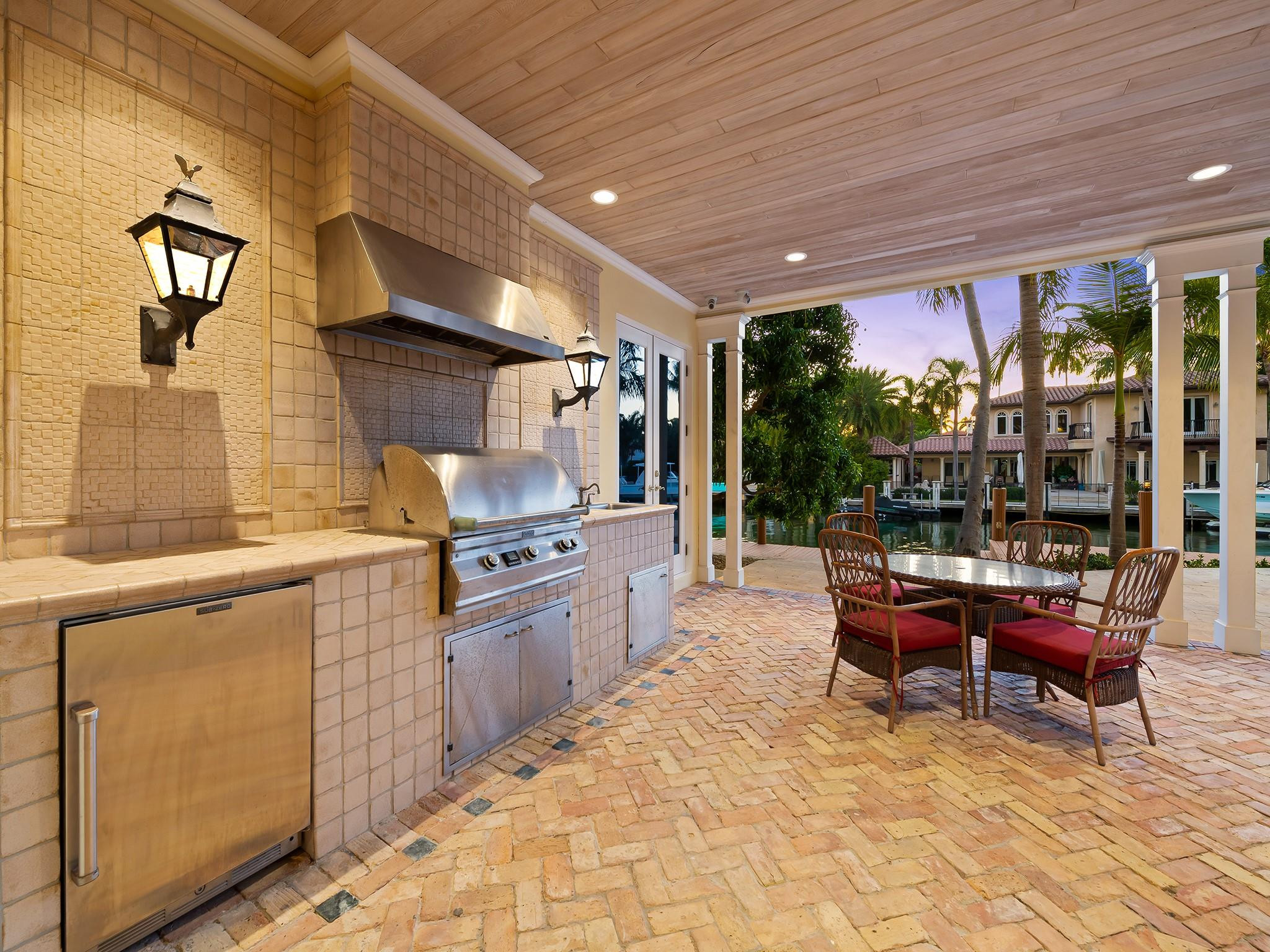 Las Olas Isles - Residential