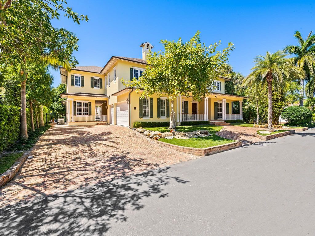Photo of 625 Isle Of Palms Dr, Fort Lauderdale, FL 33301 (MLS # F10531793)