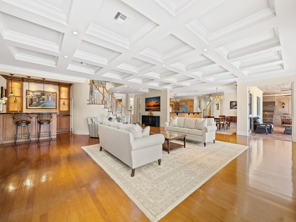 Las Olas Isles - Residential